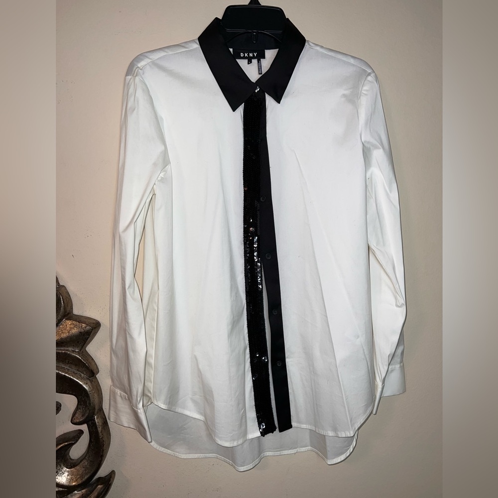 DKNY Womens jazzy button up.